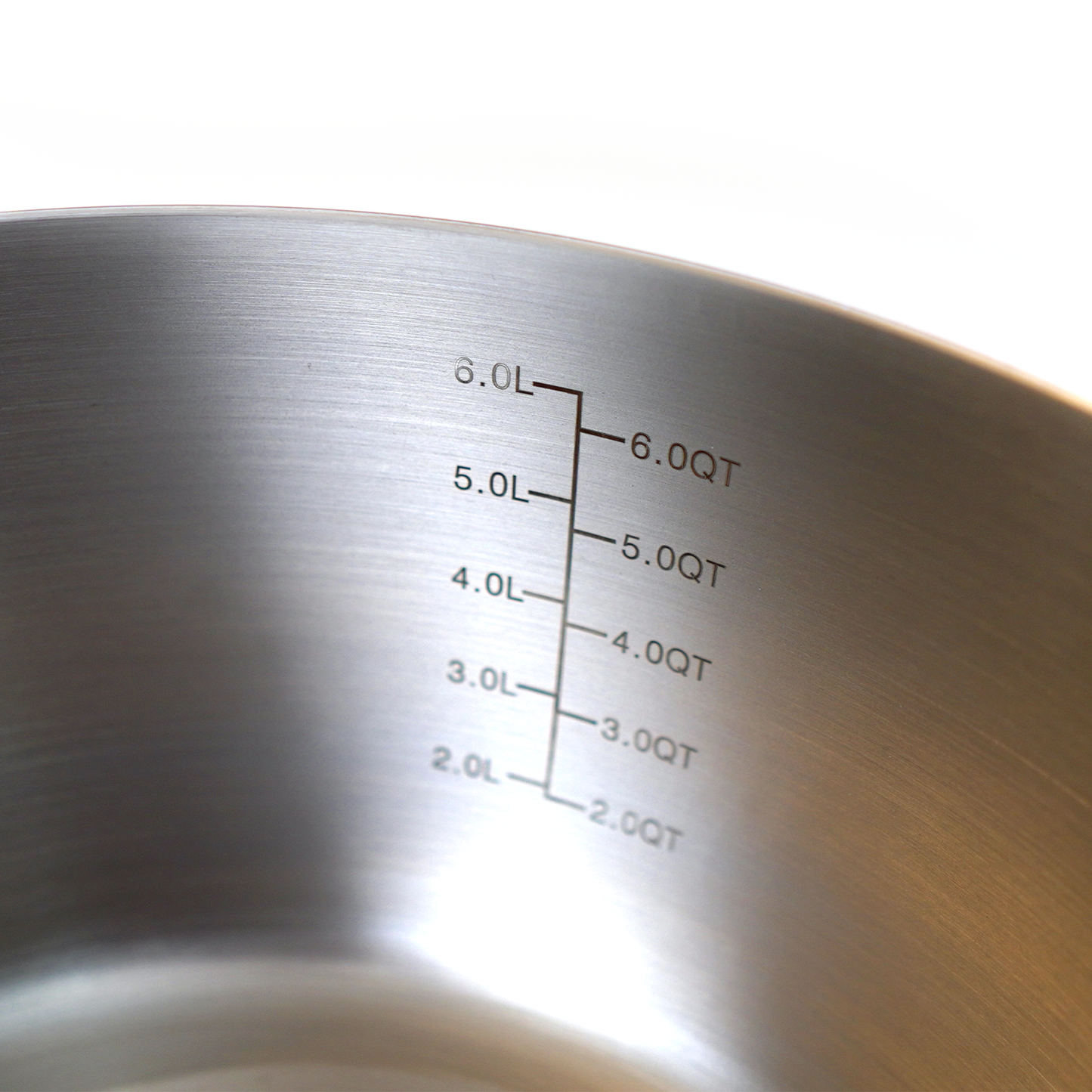 Caçarola 26cm Inox Corpo Triplo Paula Souza™ + Medidor interno gravado a laser e tampa de presente